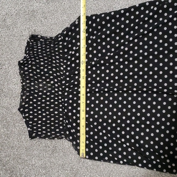 Kim & Cami Polka Dot Sleeveless Top - Picture 11 of 15